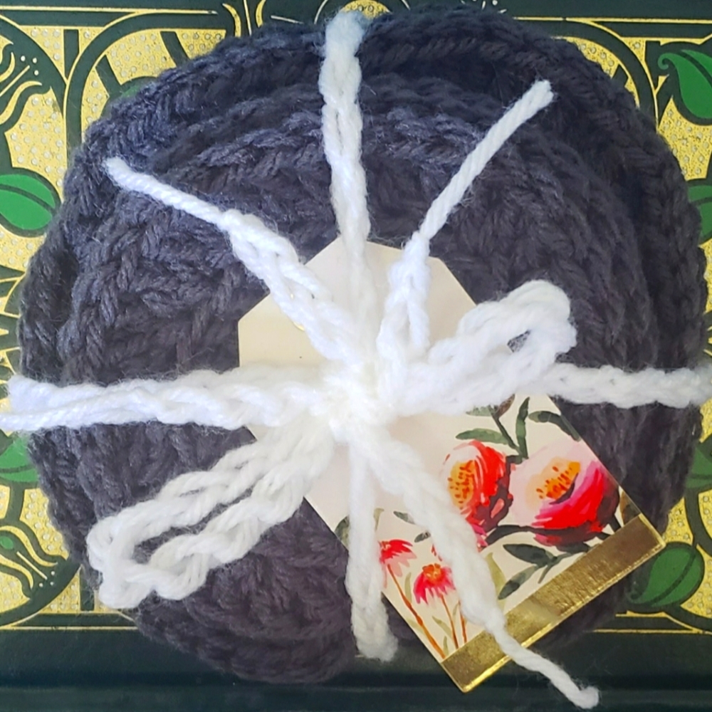 Face scrubbies,six for 10$